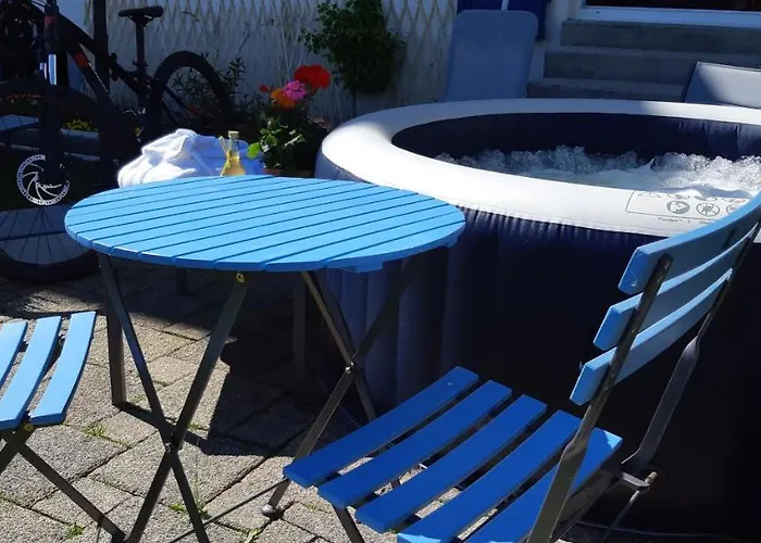 Gite La Petite Maison Horlogere Et Jacuzzi , Raquettes