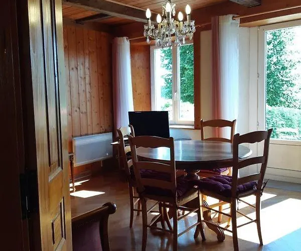 Gite La Petite Maison Horlogere Et Jacuzzi , Raquettes