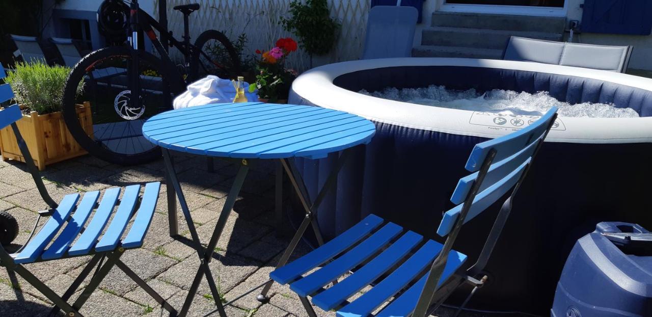 La Petite Maison Horlogere Et Jacuzzi , Raquettes Holiday home *
